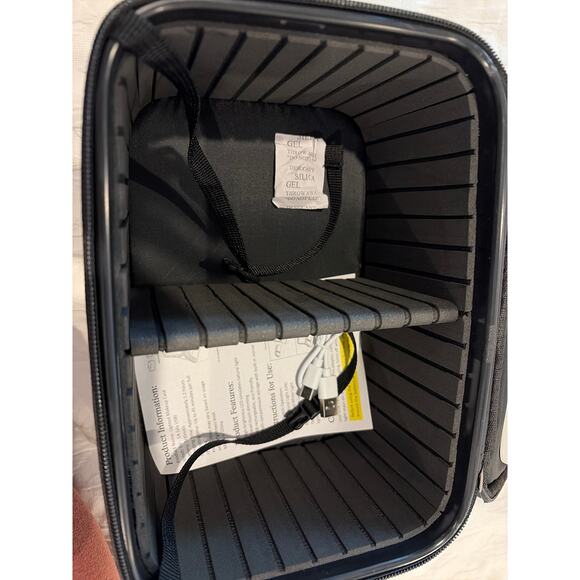 Lighted Makeup Case with Removable Mirror - Picture 7 of 8